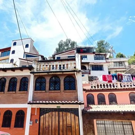 Buy this 18 bed house on Melchor de Aymerich in 170602, Quito