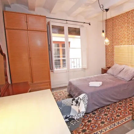 Rent this 4 bed room on Carrer de Ferran in 30B, 08002 Barcelona