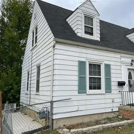 Buy this 3 bed house on 6161 Williamson Street in Dearborn, MI 48126