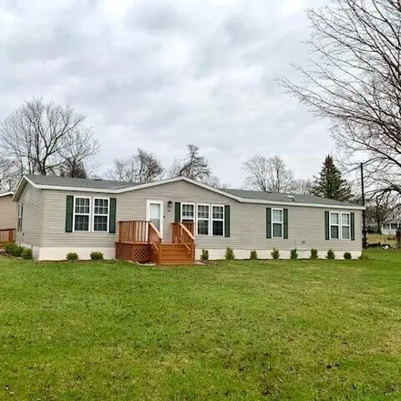 Buy this 4 bed house on 722 4th Street in Ludington, Mason County