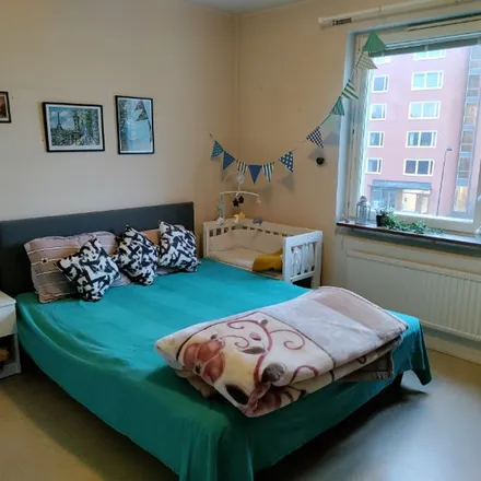 Rent this 3 bed apartment on Jonstorpsvägen 6 in 171 54 Solna kommun, Sweden