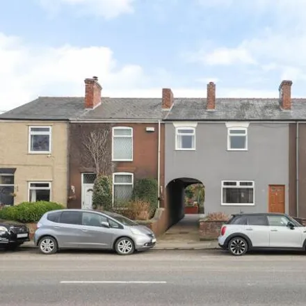 Buy this 3 bed townhouse on Sheffield Road in Chesterfield, S41 9EQ