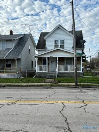 Buy this 3 bed house on 1012 East Manhattan Boulevard in Toledo, OH 43608