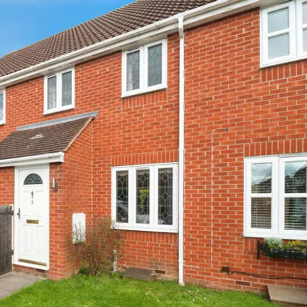 Buy this 2 bed townhouse on Lindsey Court in Rayleigh, SS6 9TG