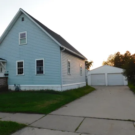 Buy this 2 bed house on 530 15th Avenue in Green Bay, WI 54303
