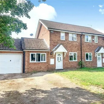 Buy this 2 bed duplex on Chestnut Close in Theale, RG7 5DF