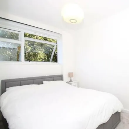 Image 6 - Lavendar Cottage, 6 Ennismore Avenue, Guildford, GU1 1SP, United Kingdom - Apartment for rent