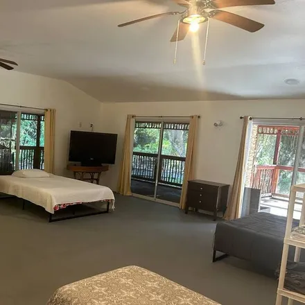 Rent this 2 bed house on Holualoa in HI, 96725