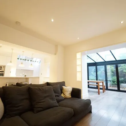 Image 2 - 20 Westbourne Terrace Road, London, W2 6NF, United Kingdom - Apartment for rent