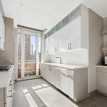 Image 7 - The Empire, 188 East 78th Street, New York, NY 10021, USA - Condo for sale