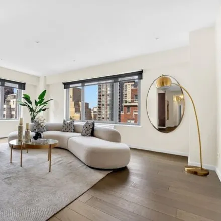 Image 1 - 200 East 62nd Street, New York, NY 10065, USA - Condo for sale