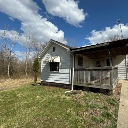 Buy this 2 bed house on 798 North Front Street in Oak Hill, Jackson County