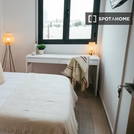 Rent this 5 bed room on Passatge de la Llacuna in 08001 Barcelona, Spain