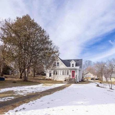 Buy this 4 bed house on 388 North Main Street in Dodgeville, WI 53533