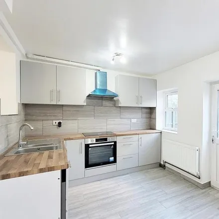 Image 1 - Garnet Walk, London, E6 5LY, United Kingdom - Townhouse for rent