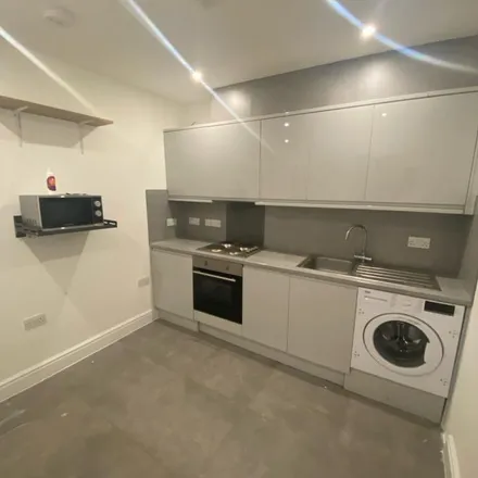 Rent this 1 bed apartment on Albert Road in London, IG1 1HT