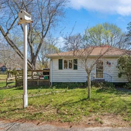 Buy this 2 bed house on 118 Squiretown Road in Southampton, Hampton Bays