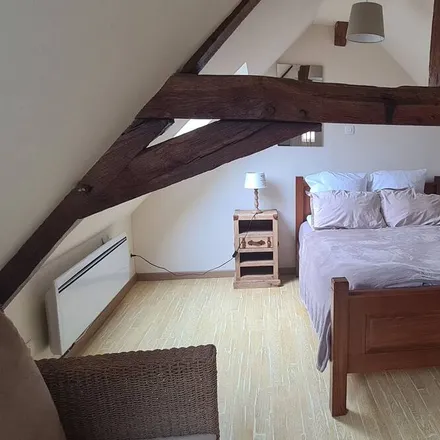 Rent this 2 bed house on 72150 Saint-Vincent-du-Lorouër