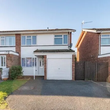 Buy this 3 bed duplex on Bowmore Road in Bromsgrove, B60 2HH