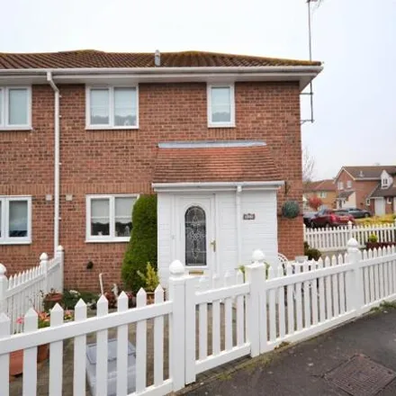 Rent this 1 bed townhouse on Hollybank in Basildon, SS16 6TE
