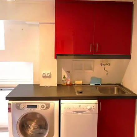Rent this 3 bed apartment on 10 Rue Labeda in 31000 Toulouse, France