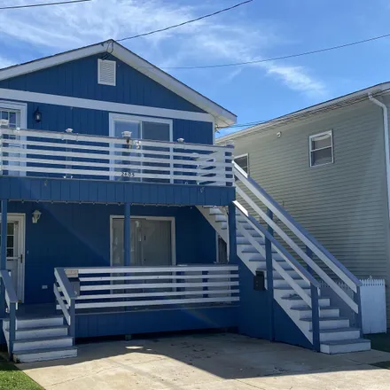 Buy this 6 bed duplex on 2405 Central Avenue in North Wildwood, Cape May County