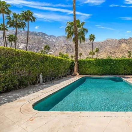 Image 2 - 999 North Tuxedo Circle, Palm Springs, CA 92262, USA - House for sale