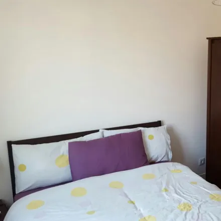 Rent this 2 bed room on Rua Frei Bartolomeu dos Mártires in 1300-166 Lisbon, Portugal