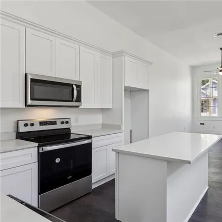 Image 3 - 934 North Rocheblave Street, New Orleans, LA 70119, USA - House for sale