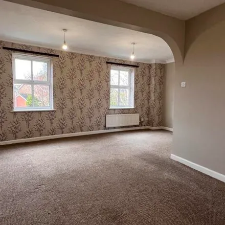 Image 7 - Residential Parking, Bamber Bridge, PR5 4HY, United Kingdom - Townhouse for sale