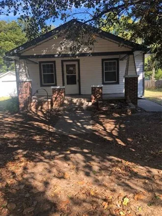 Buy this 3 bed house on 608 W Dewey St in Shawnee, Oklahoma