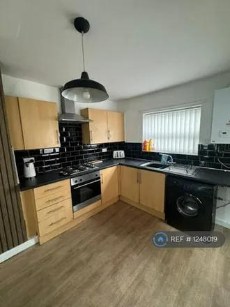 Rent this 4 bed townhouse on Rathbone Road in Liverpool, L15 4HQ
