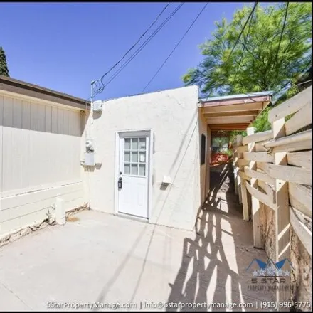 Rent this 1 bed house on 1258 North Laurel Street in El Paso, TX 79902