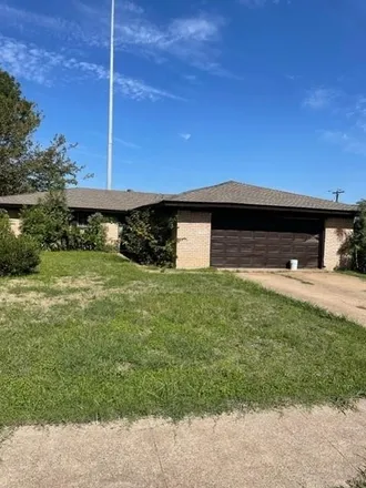 Buy this 3 bed house on 5121 Clubview Drive in Dallas, TX 75232