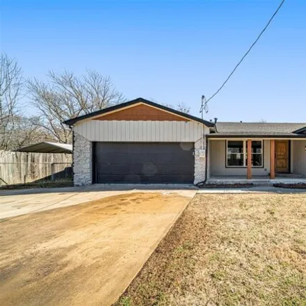 Buy this 3 bed house on 670 South Chickasaw Avenue in Claremore, OK 74017