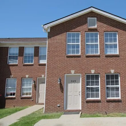 Rent this 3 bed house on 215 Coburn Drive in Nicholasville, KY 40356