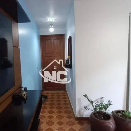 Buy this 2 bed apartment on Rede Multi Market in Rua Doutor Paulo César, Pé Pequeno