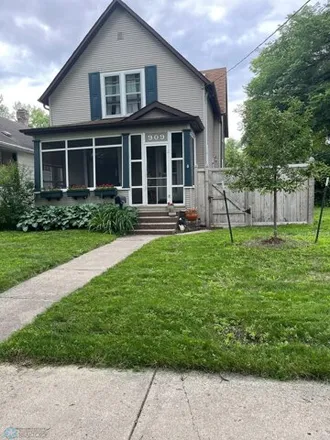 Buy this 3 bed house on 14th Avenue South in Fargo, ND 58103