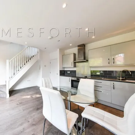 Rent this 1 bed apartment on Dartmouth Road in London, NW2 4RT