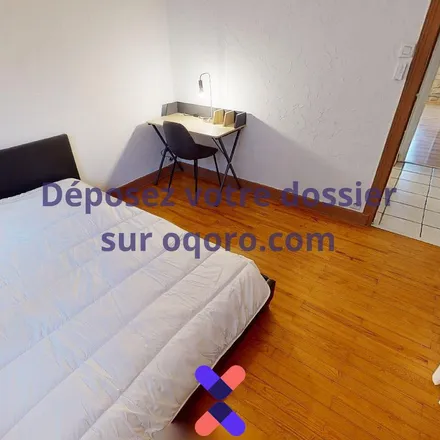 Rent this 3 bed apartment on 9 Avenue Jeanne d'Arc in 38100 Grenoble, France