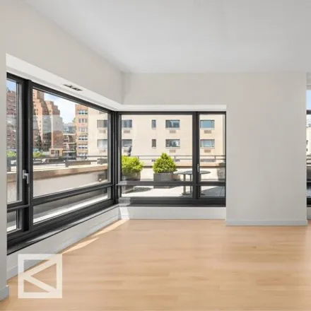 Rent this 3 bed apartment on 450 E 83rd St Apt 6A in New York, 10028