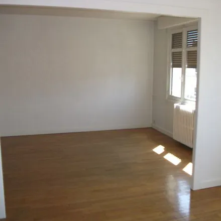 Rent this 3 bed apartment on 48 Rue des Godrans in 21000 Dijon, France