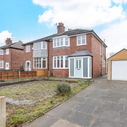 Buy this 3 bed duplex on Onslow Avenue in Manchester, M40 3PW