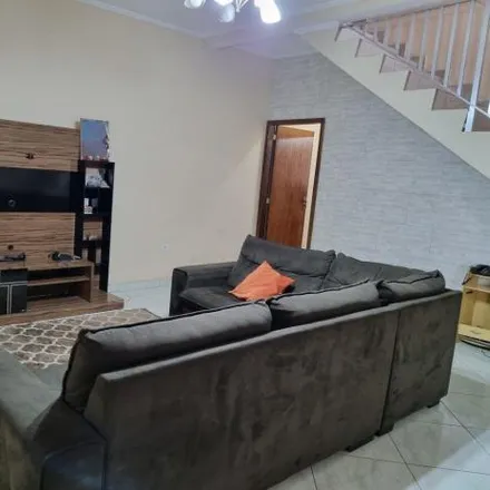 Buy this 3 bed house on Rua Nossa Senhora Aparecida in Fátima, Guarulhos - SP