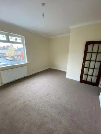 Image 2 - Siemans Street, Ferryhill, DL17 8NF, United Kingdom - Townhouse for rent