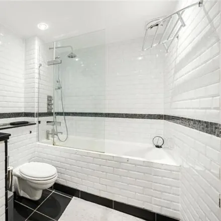 Image 5 - Anchor Brewhouse, 50 Shad Thames, London, SE1 2LY, United Kingdom - Apartment for sale