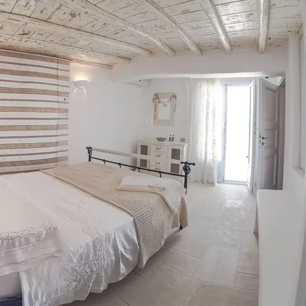 Rent this 5 bed house on Mykonos in Platys Gialos, Mykonos Regional Unit