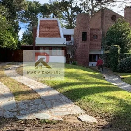 Rent this studio house on De las Tres Gracias in Partido de Pinamar, 7167 Pinamar