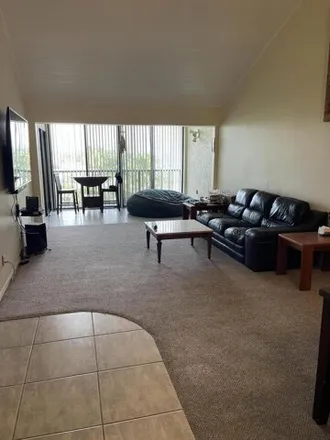 Buy this 1 bed condo on Beachtree in Fort Pierce, FL 34949