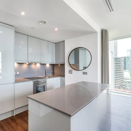 Rent this 2 bed apartment on Maine Tower in 9 Harbour Way, Canary Wharf